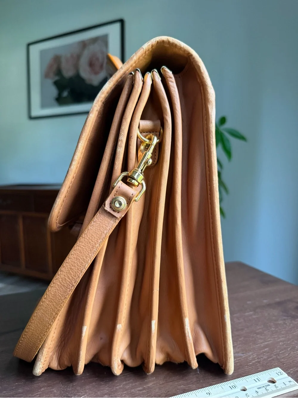 Classic Tan Leather Briefcase with Adjustable Shoulder Strap